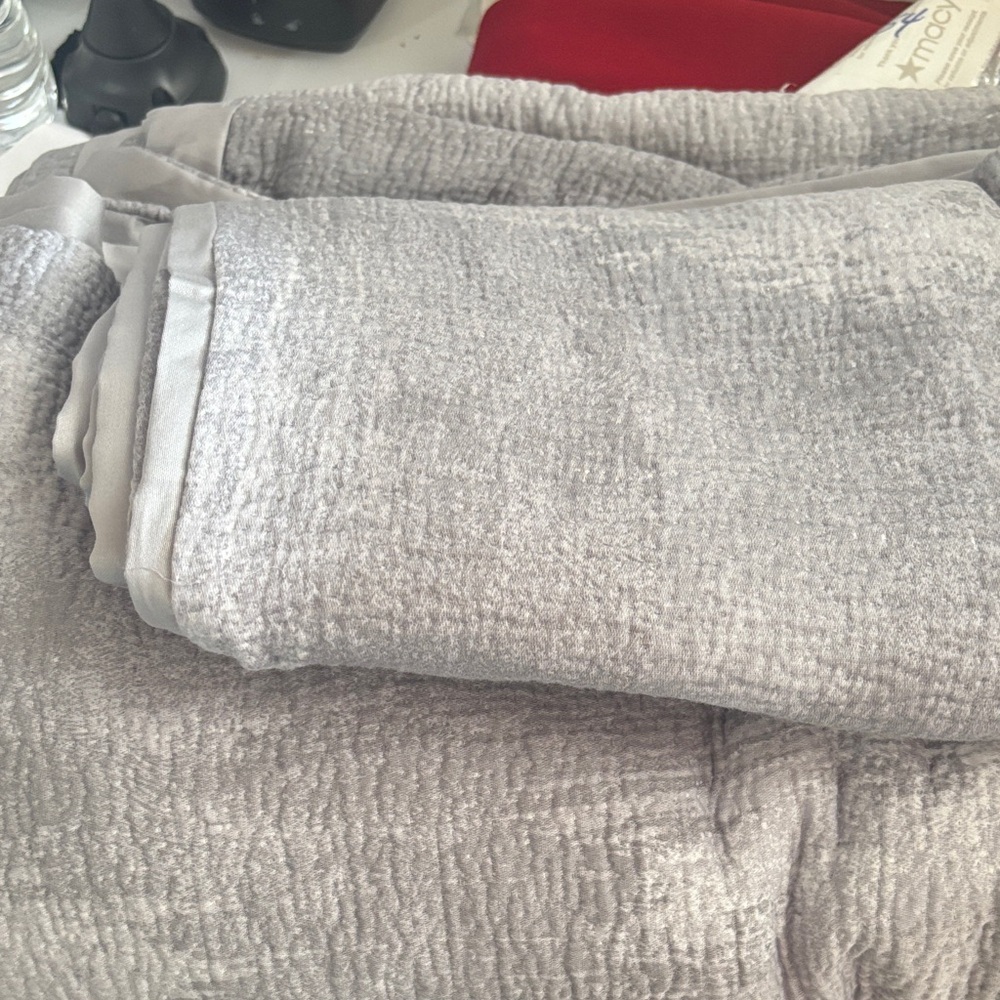 Luxurious Gray Duvet Cover Set